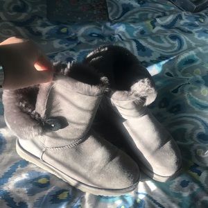 Cute gray Ugg boots